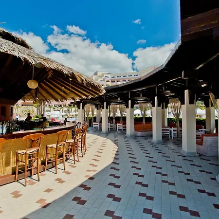 Majestic 公寓式酒店 阳光海滩